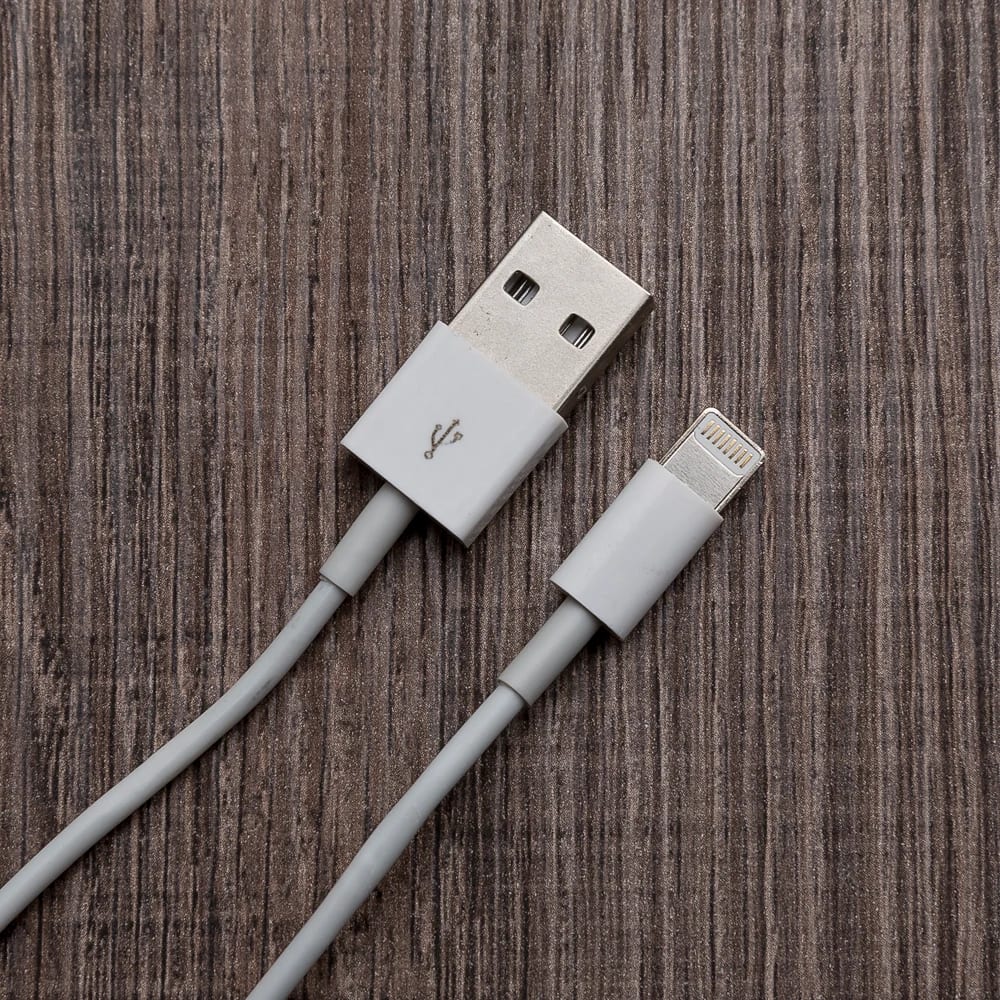 Cabo de Dados Lightning